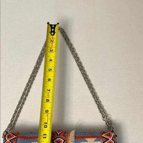 AMERICA & BEYOND GEOMETRIC CHAIN CROSSBODY BAG - Picture 13 of 16